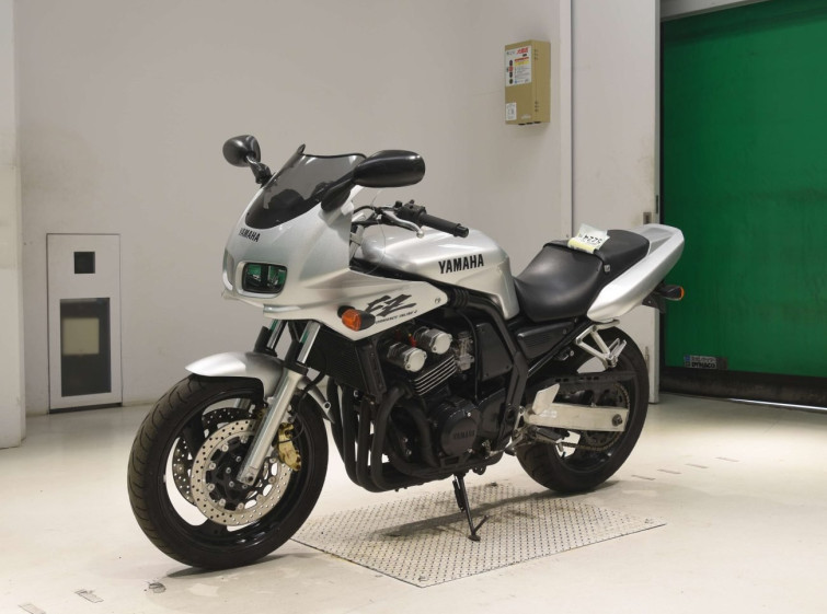 Мотоцикл Yamaha FZ400 с пробегом 36028 km