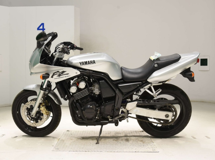 Мотоцикл Yamaha FZ400 с пробегом 36028 km