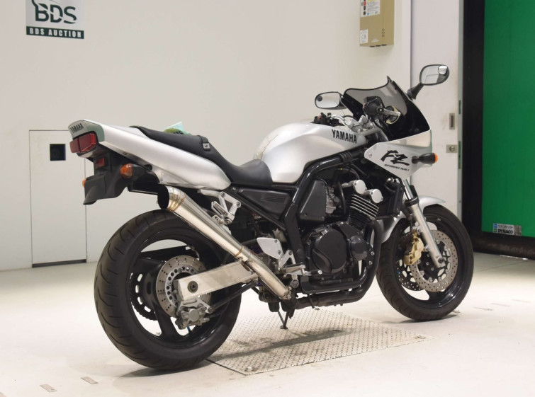 Мотоцикл Yamaha FZ400 с пробегом 36028 km