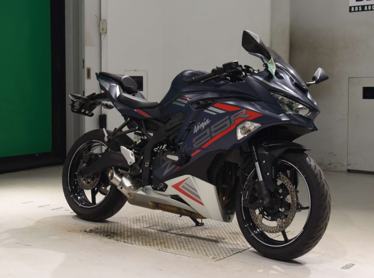 Мотоцикл Kawasaki NINJA ZX-25R KRT с пробегом 1135 km