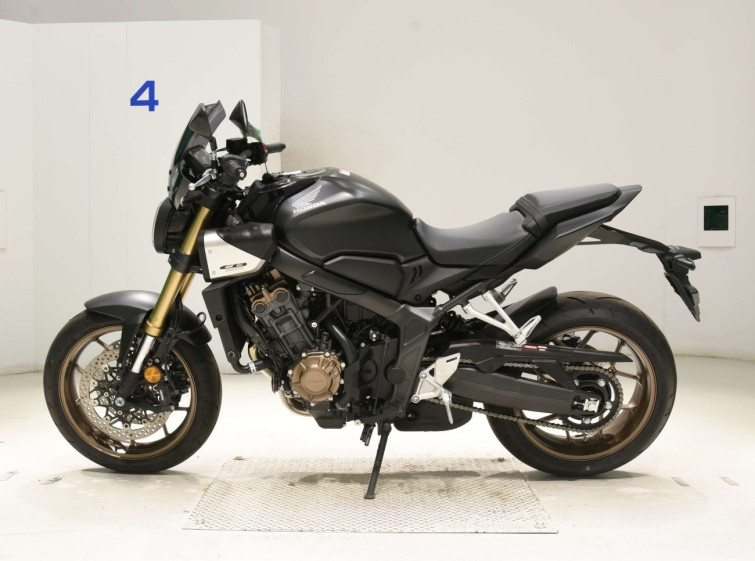 Мотоцикл Honda CB650R з пробігом 2138 km