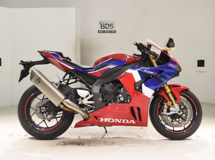 Мотоцикл Honda CBR1000RR SP с пробегом 1925 km