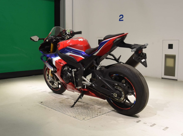 Мотоцикл Honda CBR1000RR SP с пробегом 1925 km