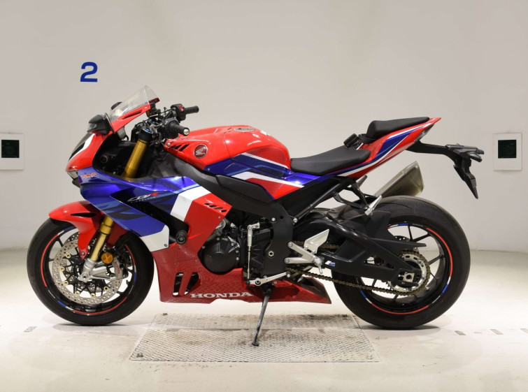 Мотоцикл Honda CBR1000RR SP с пробегом 1925 km