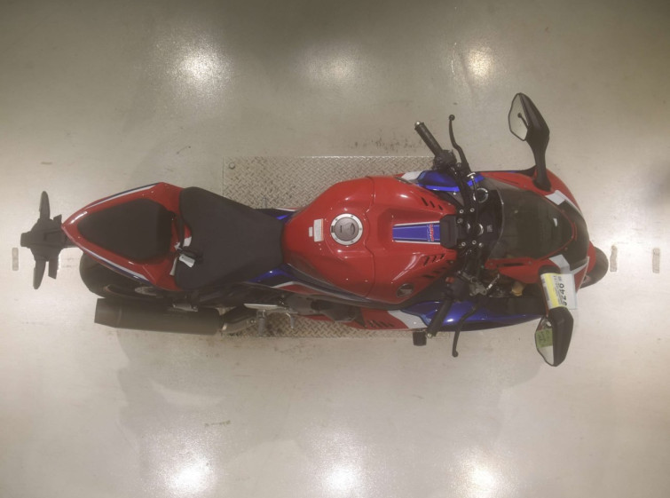 Мотоцикл Honda CBR1000RR SP с пробегом 1925 km