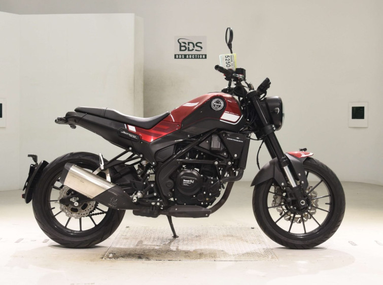 Мотоцикл Benelli LEONCINO 250 с пробегом 5731 km