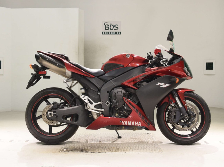 Мотоцикл Yamaha YZF-R1 з пробігом 30325 km