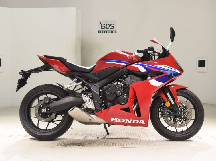 Мотоцикл Honda CBR650R з пробігом 9553 km
