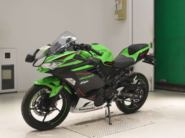 Мотоцикл Kawasaki NINJA400 з пробігом 4392 km