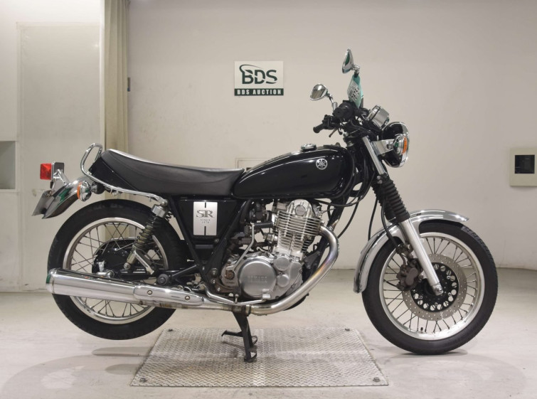 Мотоцикл Yamaha SR400 с пробегом 33111 km