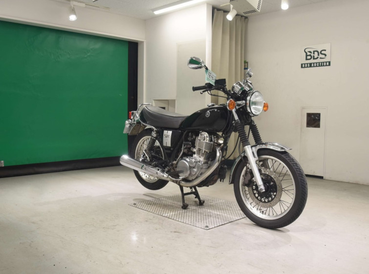 Мотоцикл Yamaha SR400 с пробегом 33111 km