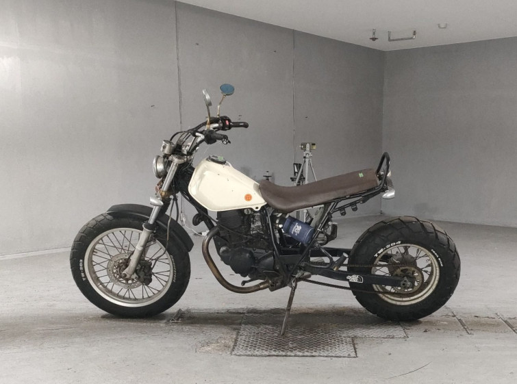 Мотоцикл Yamaha TW200 з пробігом 5656 km