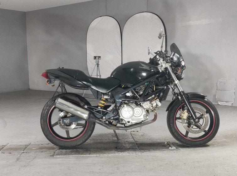 Мотоцикл Honda VTR250 з пробігом 30626 km