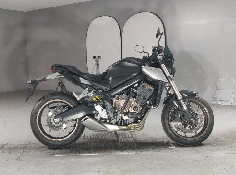 Мотоцикл Honda CB650R с пробегом 10680 km