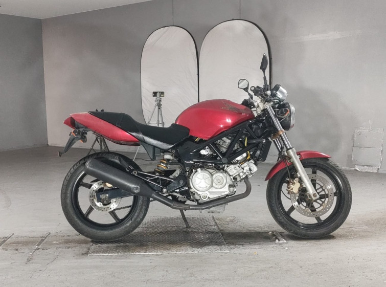 Мотоцикл Honda VTR250 з пробігом 27289 km