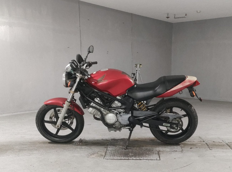 Мотоцикл Honda VTR250 з пробігом 27289 km