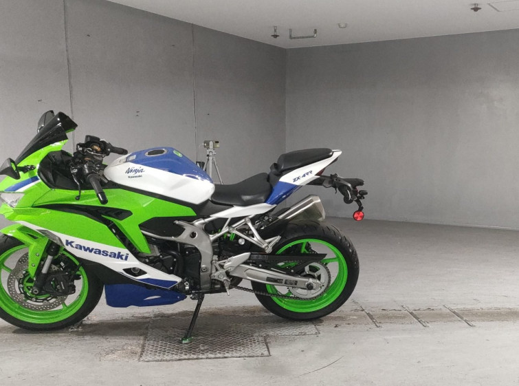 Мотоцикл Kawasaki NINJA ZX-4RR з пробігом 8018 km