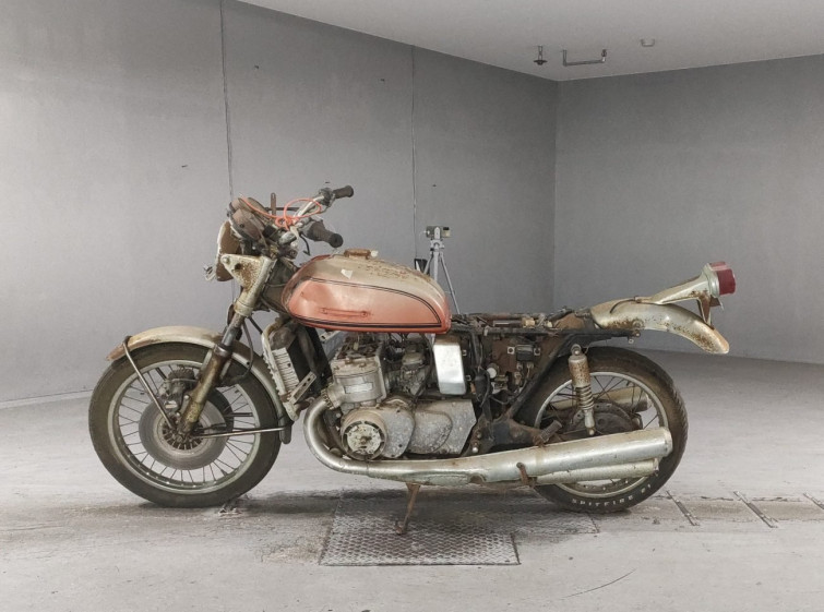 Мотоцикл Suzuki GT750 с пробегом 24643 m