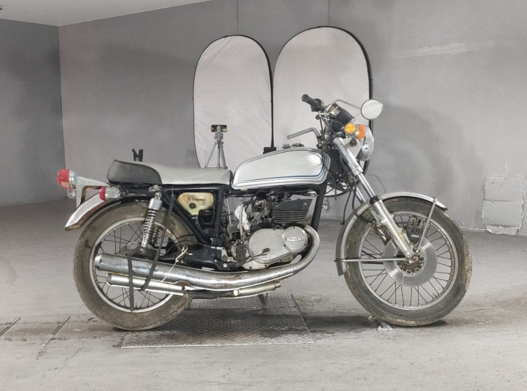 Мотоцикл Suzuki GT380 з пробігом 17757 m