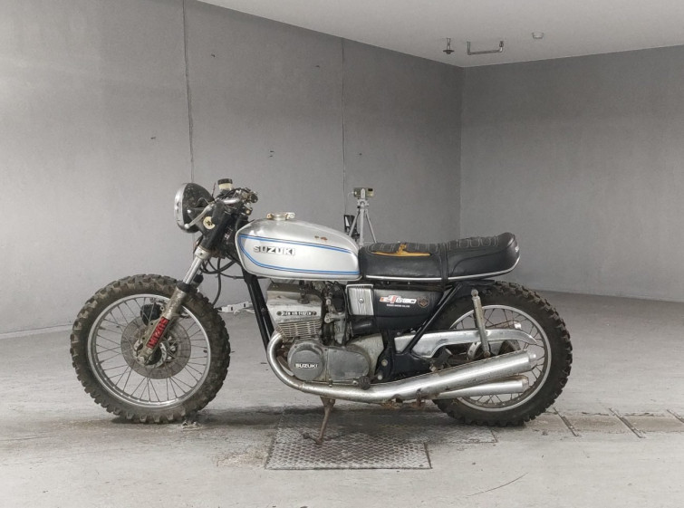 Мотоцикл Suzuki GT550