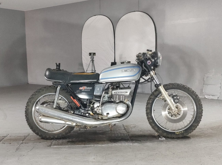 Мотоцикл Suzuki GT550