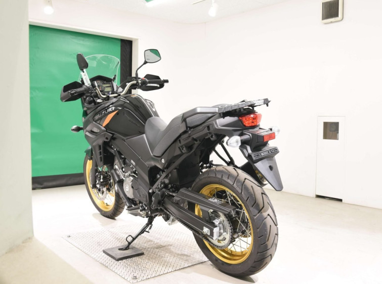 Мотоцикл Suzuki V-STROM DL650XTA з пробігом 472 km