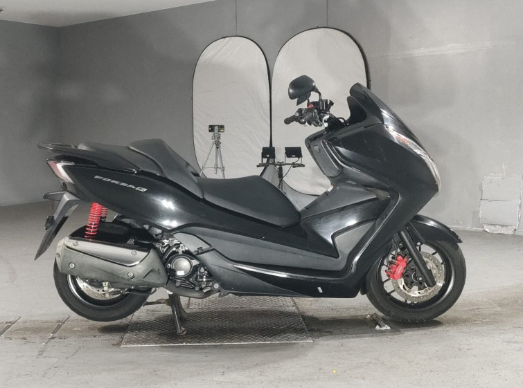 Мотоцикл Honda FORZA SI з пробігом 8519 km