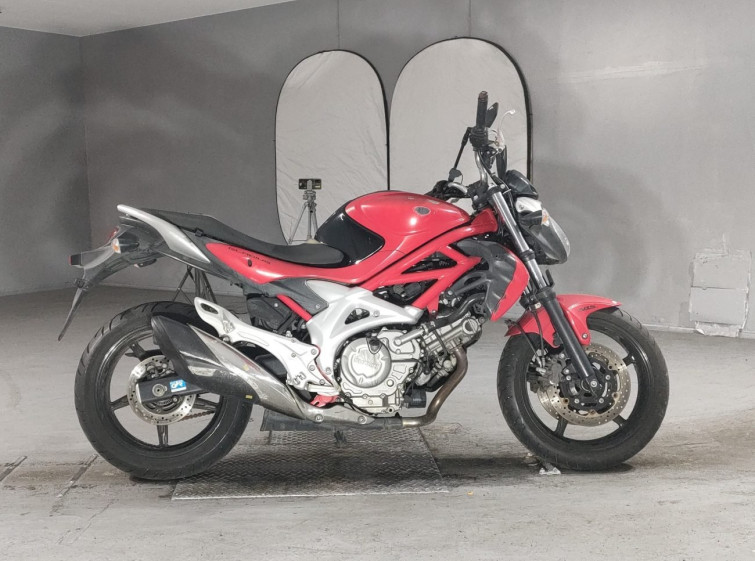 Мотоцикл Suzuki GLADIUS SFV400 с пробегом 40175 km