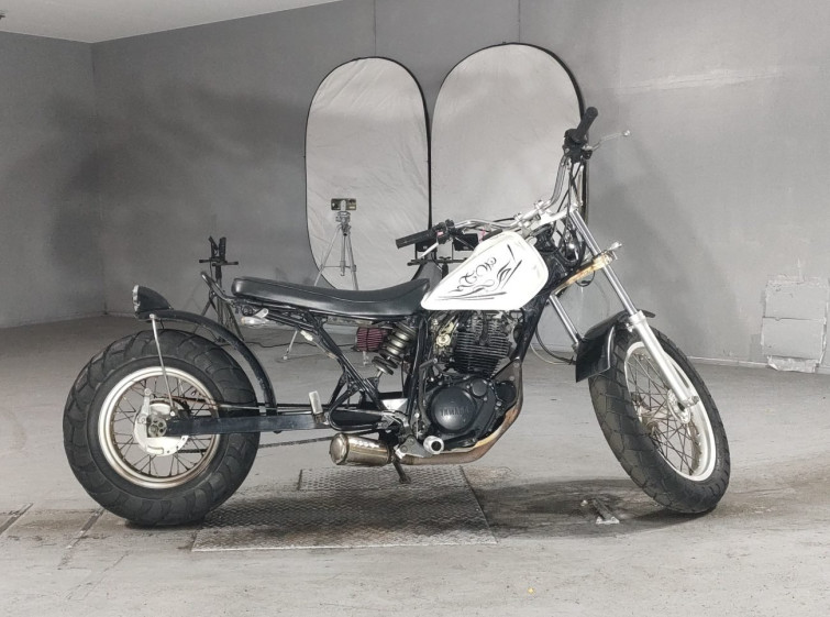 Мотоцикл Yamaha TW225 с пробегом 16754 km