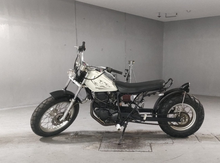 Мотоцикл Yamaha TW225 с пробегом 16754 km