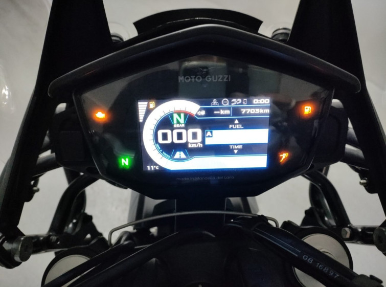 Мотоцикл Moto Guzzi V85TT с пробегом 7703 km