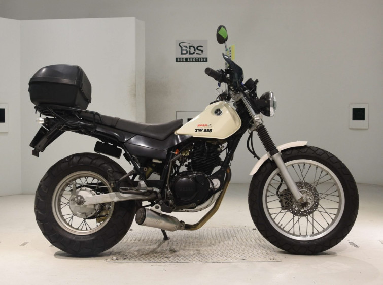 Мотоцикл Yamaha TW225