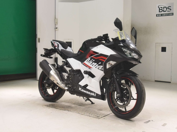 Мотоцикл Kawasaki NINJA400 з пробігом 22331 km