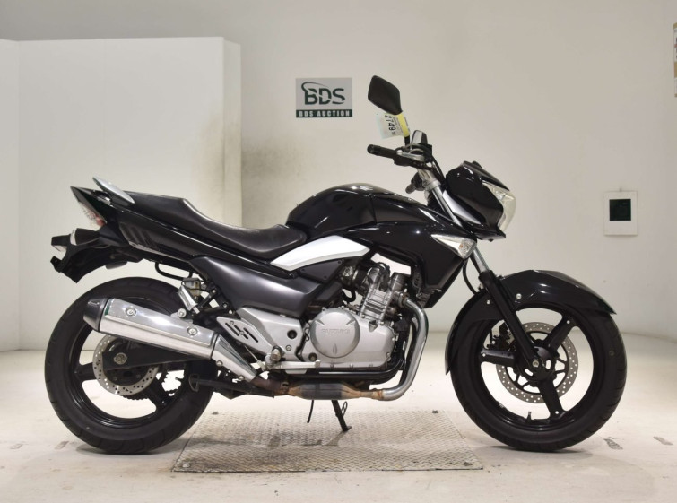 Мотоцикл Suzuki GSR250 з пробігом 69741 km