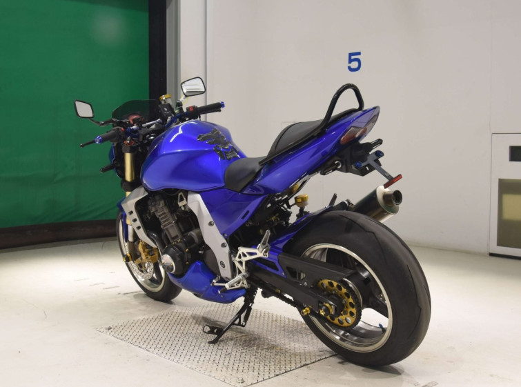 Мотоцикл Kawasaki Z1000