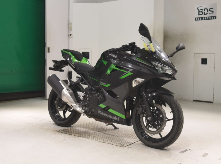 Мотоцикл Kawasaki NINJA400