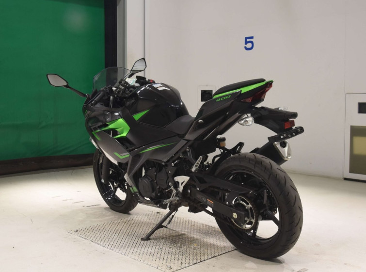 Мотоцикл Kawasaki NINJA400