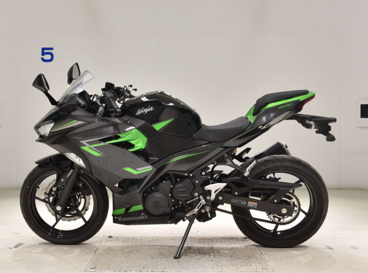 Мотоцикл Kawasaki NINJA400