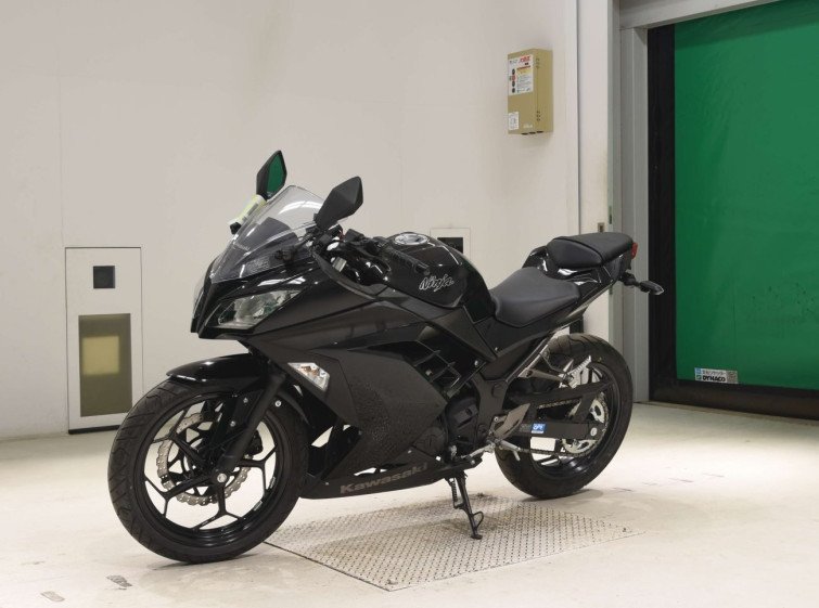 Мотоцикл Kawasaki NINJA250 с пробегом 935 km
