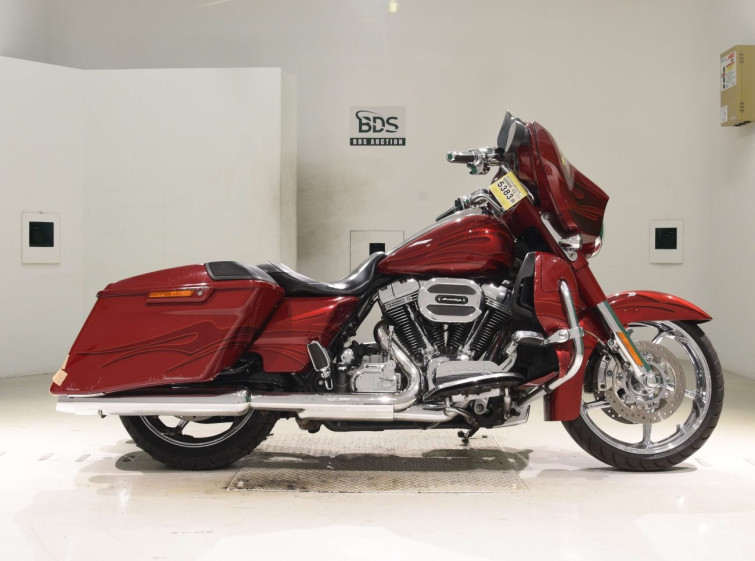 Мотоцикл HD STREET GLIDE FLHXSE1800 з пробігом 126379 km