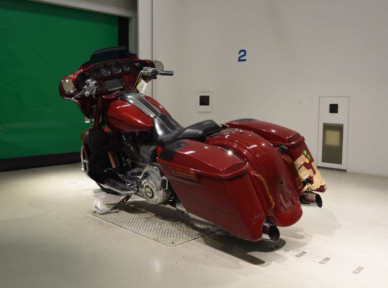 Мотоцикл HD STREET GLIDE FLHXSE1800 з пробігом 126379 km