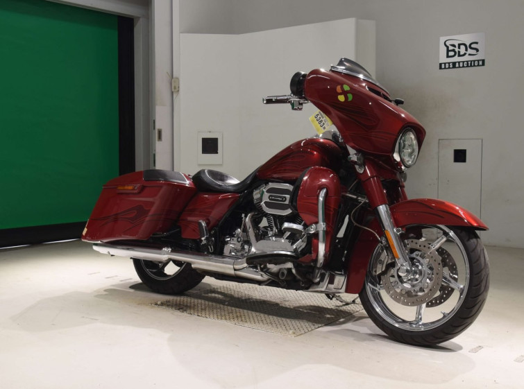 Мотоцикл HD STREET GLIDE FLHXSE1800 з пробігом 126379 km