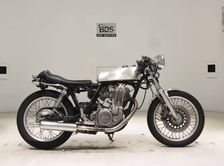 Мотоцикл Yamaha SR400 с пробегом 2561 km