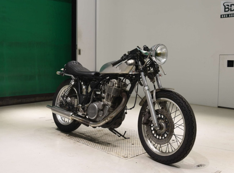 Мотоцикл Yamaha SR400 с пробегом 2561 km