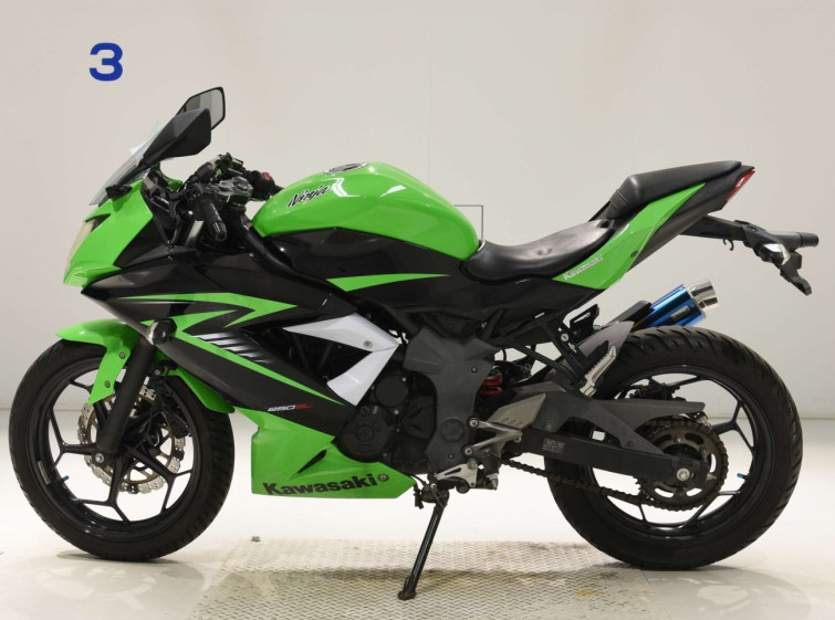 Мотоцикл Kawasaki NINJA250 с пробегом 31722 km