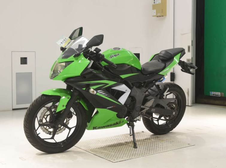 Мотоцикл Kawasaki NINJA250 с пробегом 31722 km
