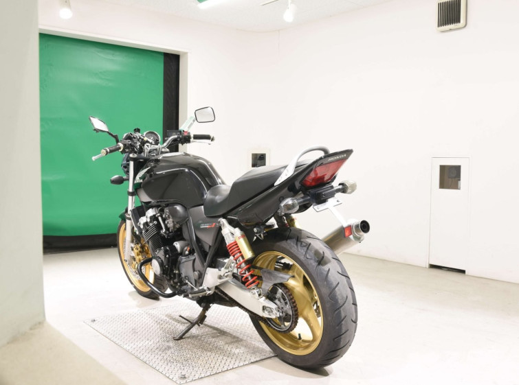 Мотоцикл Honda CB400SF с пробегом 40000 km