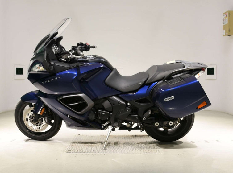 Мотоцикл Triumph TROPHY 1215SE з пробігом 19162 km