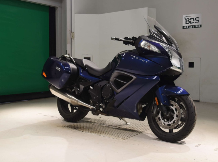 Мотоцикл Triumph TROPHY 1215SE з пробігом 19162 km