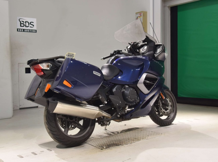 Мотоцикл Triumph TROPHY 1215SE с пробегом 11677 km